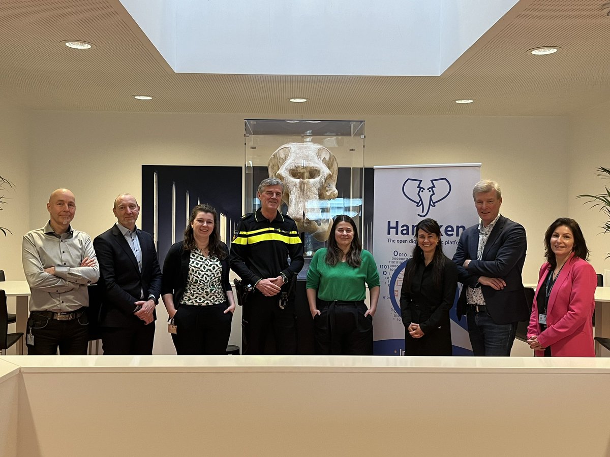 EU_Stoykova's tweet image. It was a pleasure to conduct #EPSA2023 validation visit to @NedForInst #Hansken ! Special thanx @KristienSiemons &amp;amp; the whole team! Now off to writing the report 🤓@MinBZK @Politie @tgvdplas @Het_OM @MartijnEgberts1