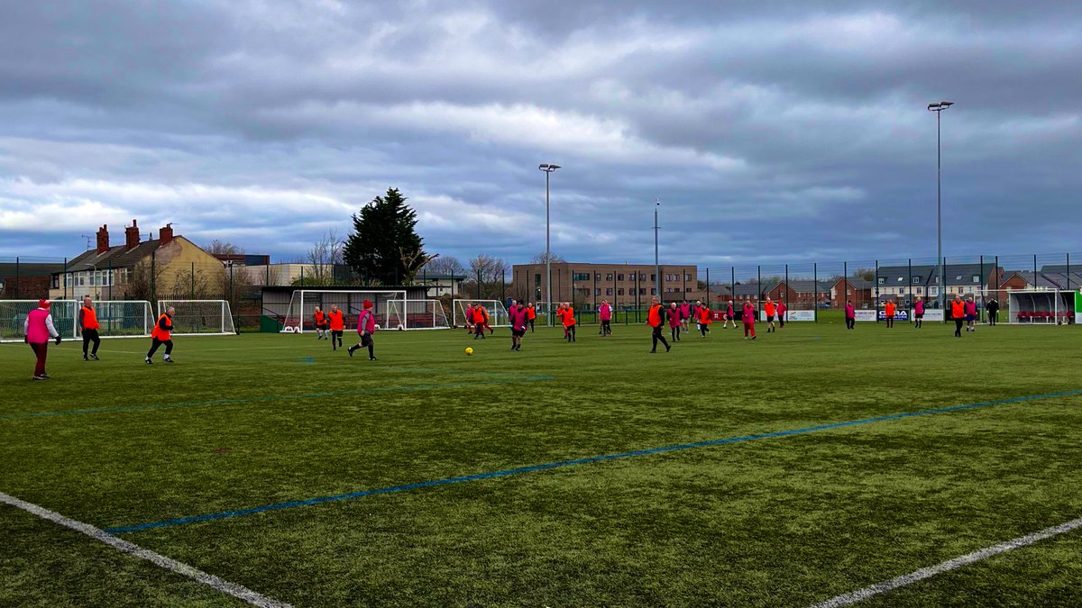 Red_Neighbours's tweet photo. Two pitches, two games, four sides but only one team. #WalkingFootball #RedNeighbours #LFC ⚽️♥️ @anfield_sports https://t.co/bjN9u6b99f