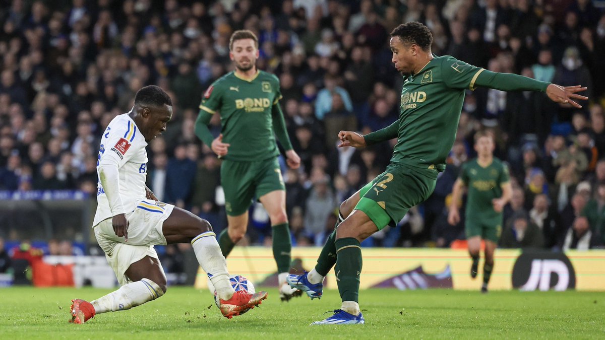 Leeds United tweet media