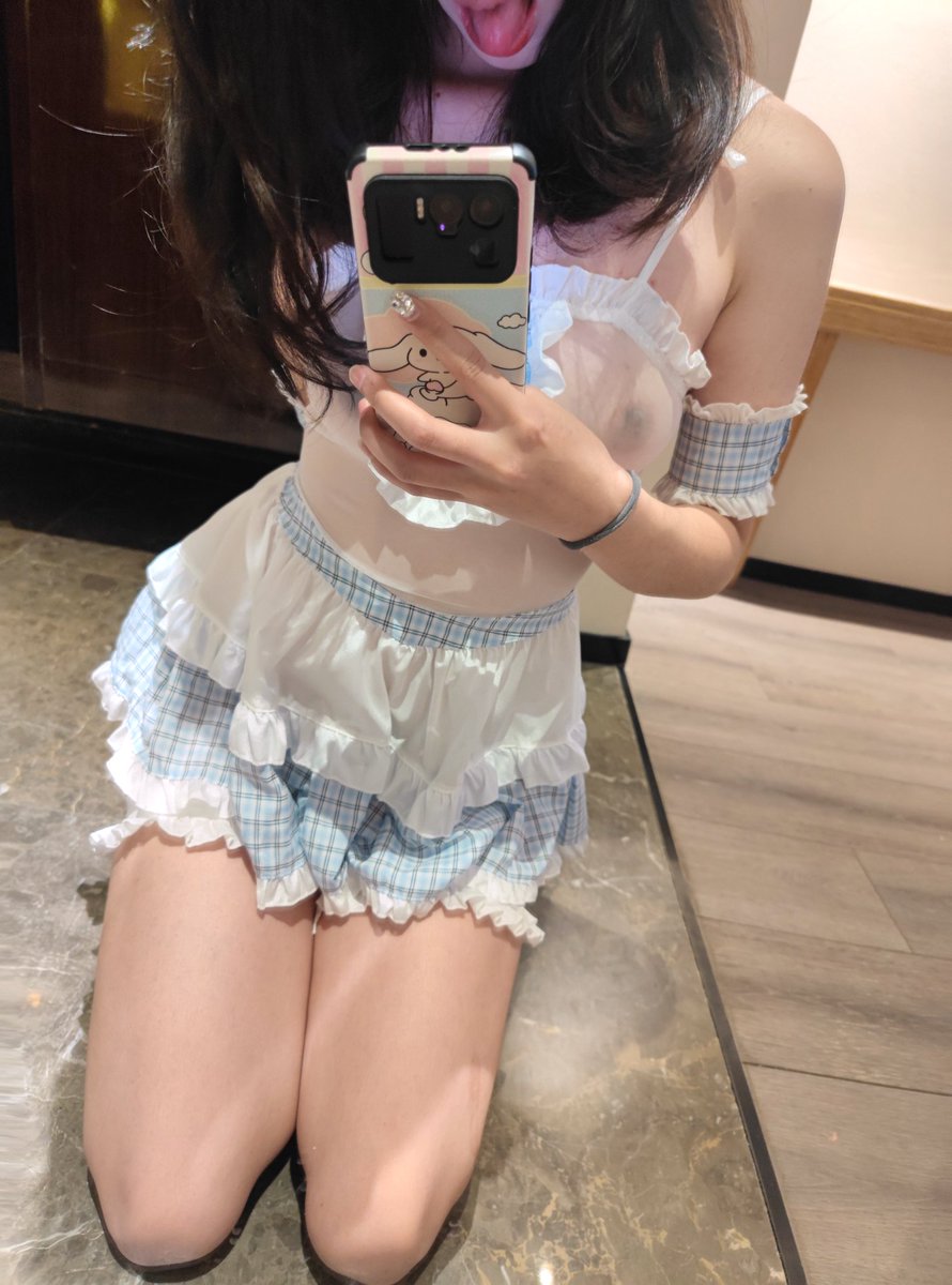 ruirui23333's tweet photo. 舔舔 https://t.co/GzHhU9CTuy