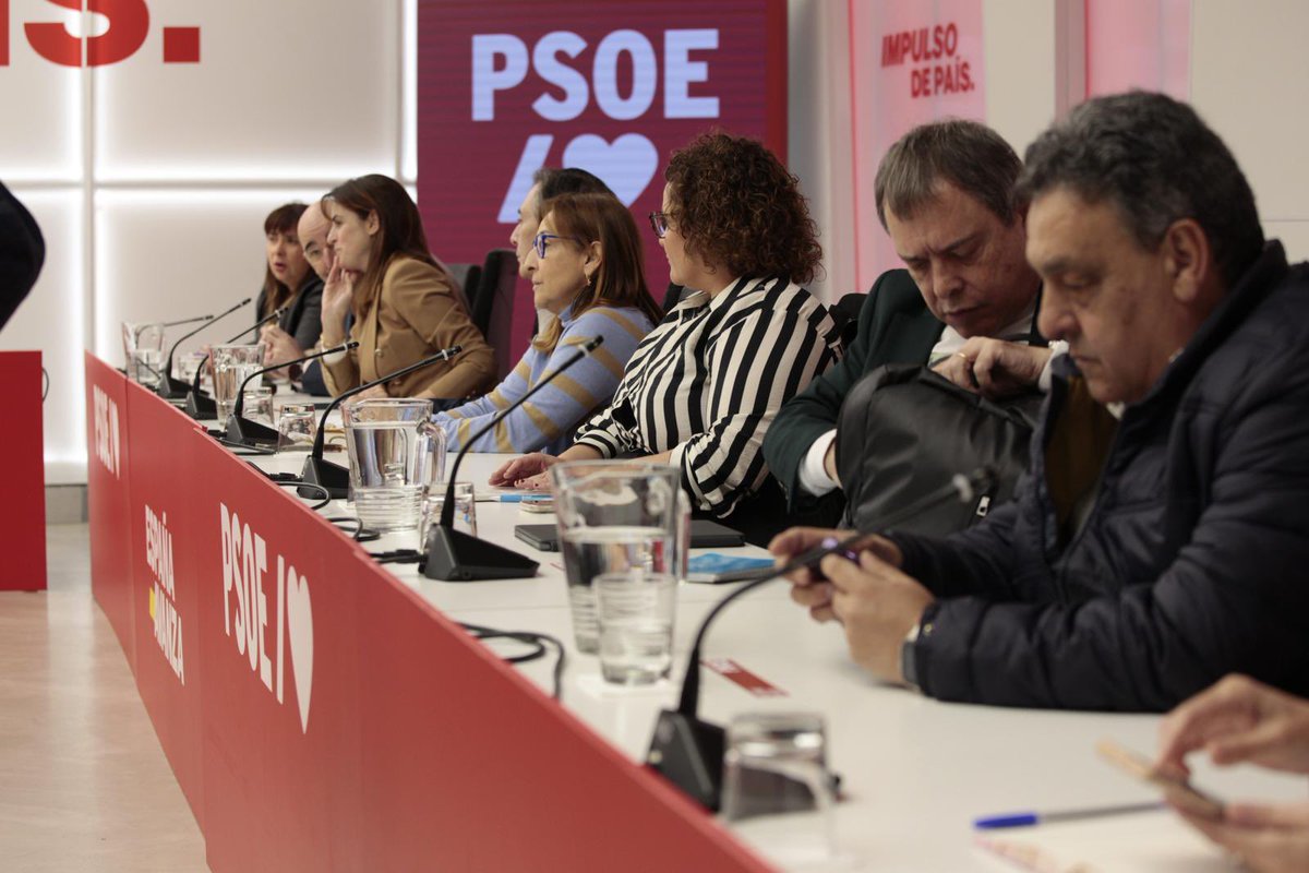 Reunión conjunta de las direcciones de UGT y <a href="/PSOE/">PSOE</a>. 

Hemos valorado el momento económico, laboral, político y situado retos para seguir avanzando en derechos esta legislatura: La reducción de la jornada, salarios, política indústrial, desigualdades, medio ambiente… entre otros.