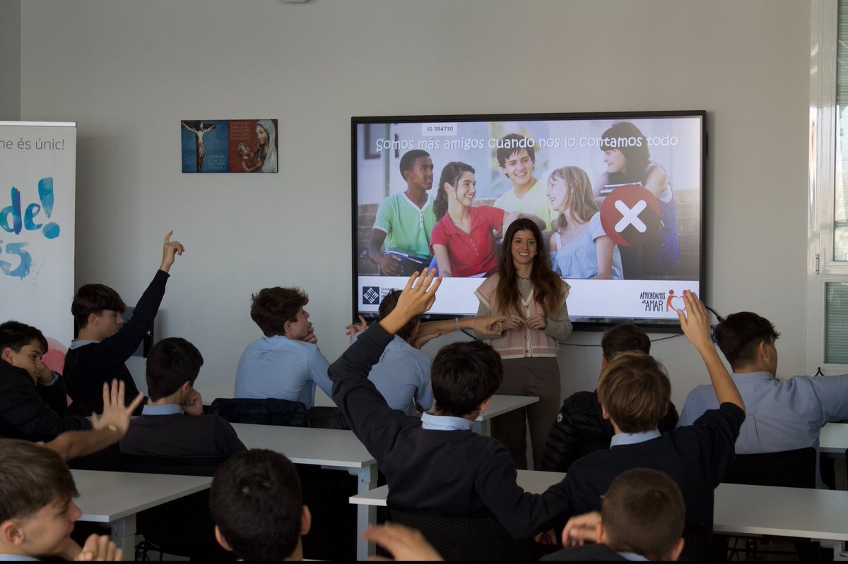 Institució La Farga tweet media