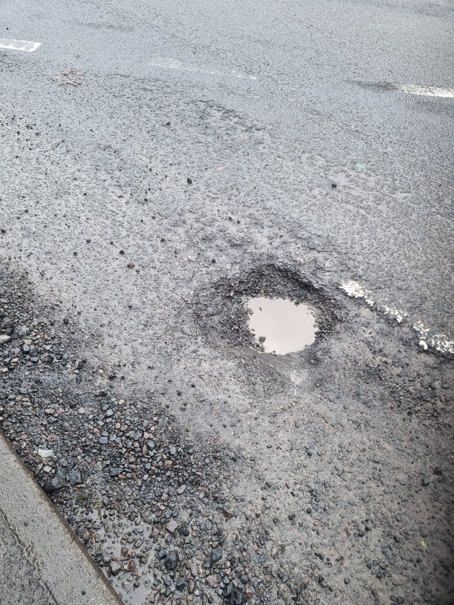 GrumpyVeteran2's tweet image. Any chance you could fix these potholes on Bridge Road adjacent to the Heathcock roundabout Llandaff. 
@cardiffcouncil  they are only going to get worse if left. @Sean4Llandaff