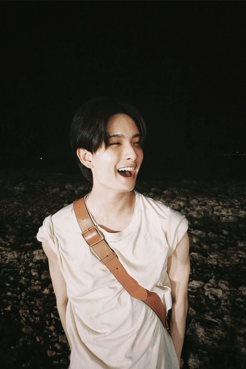 khunppol's tweet image. แอบไปทะเลมา🖤
#KHUNPOL