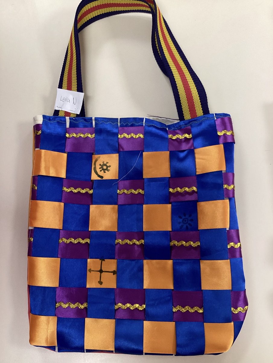 PipersArts's tweet image. Fantastic Ghanaian inspired tote bags finished by Year 7 today! #PipersYear7 #PipersSenior