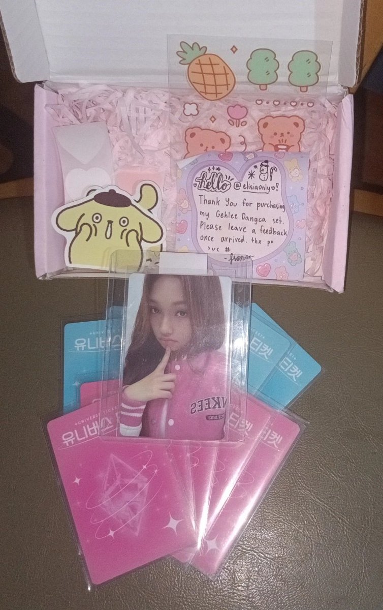 elisiaonly's tweet photo. #fromfran ✎

GUESS WHO ARRIVED!! 
• gehlee profile ver. 🥰
(now kulang nalang ako ng concept n'ya, complete set n s'ya)
• 10 random ut pcs 

loving the note and packaging from @i2chaez 🥳 ++ very clean transaction

till our next budol^^

𓆩♡𓆪 #mailsforolaf https://t.co/2kw3LAll00