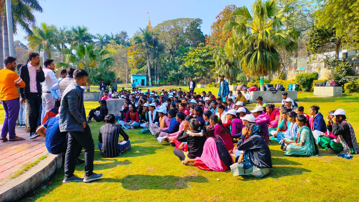 मुख्यमंत्री जी करो विचार,
जनसेवा मित्रो की नैय्या हो अब पार,ना रहे युवा का भविष्य मझधार,इसलिए जल्द करो विचार
मुख्यमंत्री जी सुनो हमारी बात,
जनसेवा मित्रो के साथ बनाए नया इतिहास
#मुख्यमंत्री_जनसेवा_मित्र_बैच1_बैच2
 <a href="/CMMadhyaPradesh/">Chief Minister, MP</a> <a href="/DrMohanYadav51/">Dr Mohan Yadav</a> <a href="/JansamparkMP/">Jansampark MP</a> <a href="/TheLallantop/">The Lallantop</a>