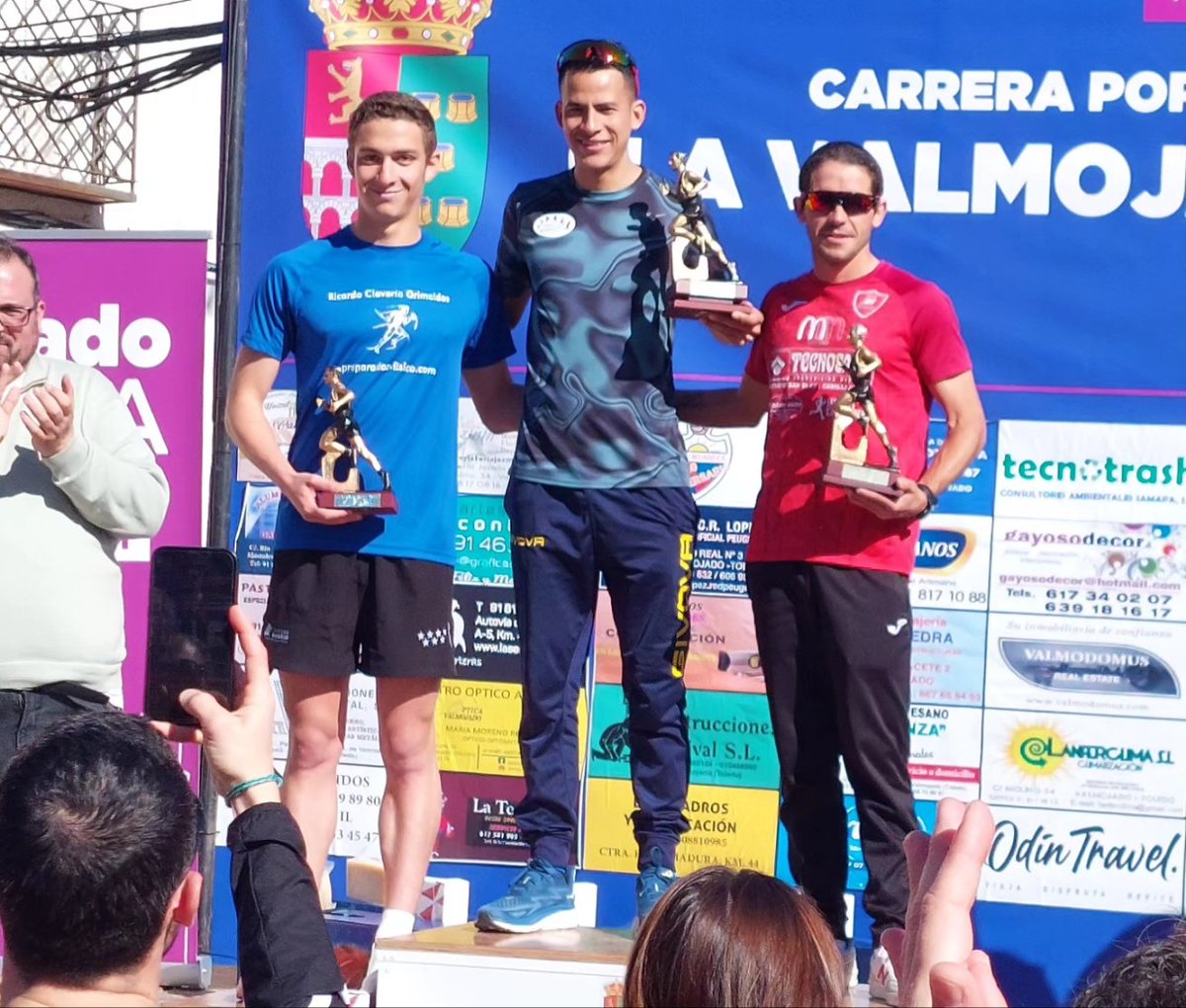 Estupenda mañana de Domingo en la Carrera de Valmojado con la visita sorpresa de "nuestra" recordwoman <a href="/paula_swimmer/">Paula Herrero</a> y buena carrera de nuestros TEAMCLAVERÍA.
Gran tercer puesto de <a href="/Adrimartbay/">Adrian Martinez Bayan</a> y sexta plaza del "capi" <a href="/tripereira/">R.Pereira</a>

#TEAMCLAVERÍA 
<a href="/nutriclaveria/">Tienda Nutriclaveria</a>