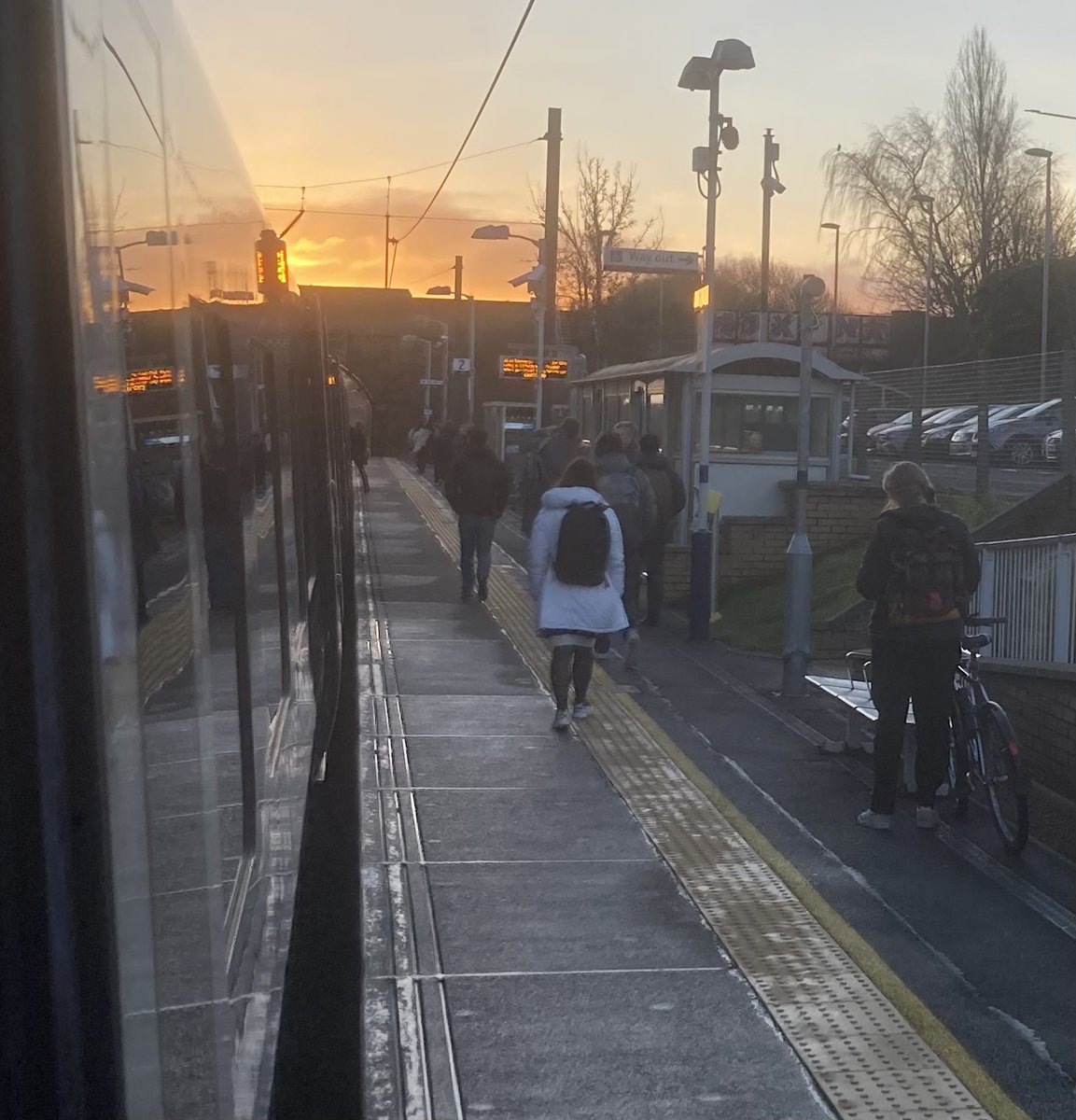 fisherknit's tweet photo. Yet another day with reduced carriages on North Berwick line. Leaving passengers behind, 3 coach 0818 MUB to EDB. That’s 10 days so far. This is the busiest service between 7am and 9am. This needs to change. @ScotRail https://t.co/9IdMQuNXTq