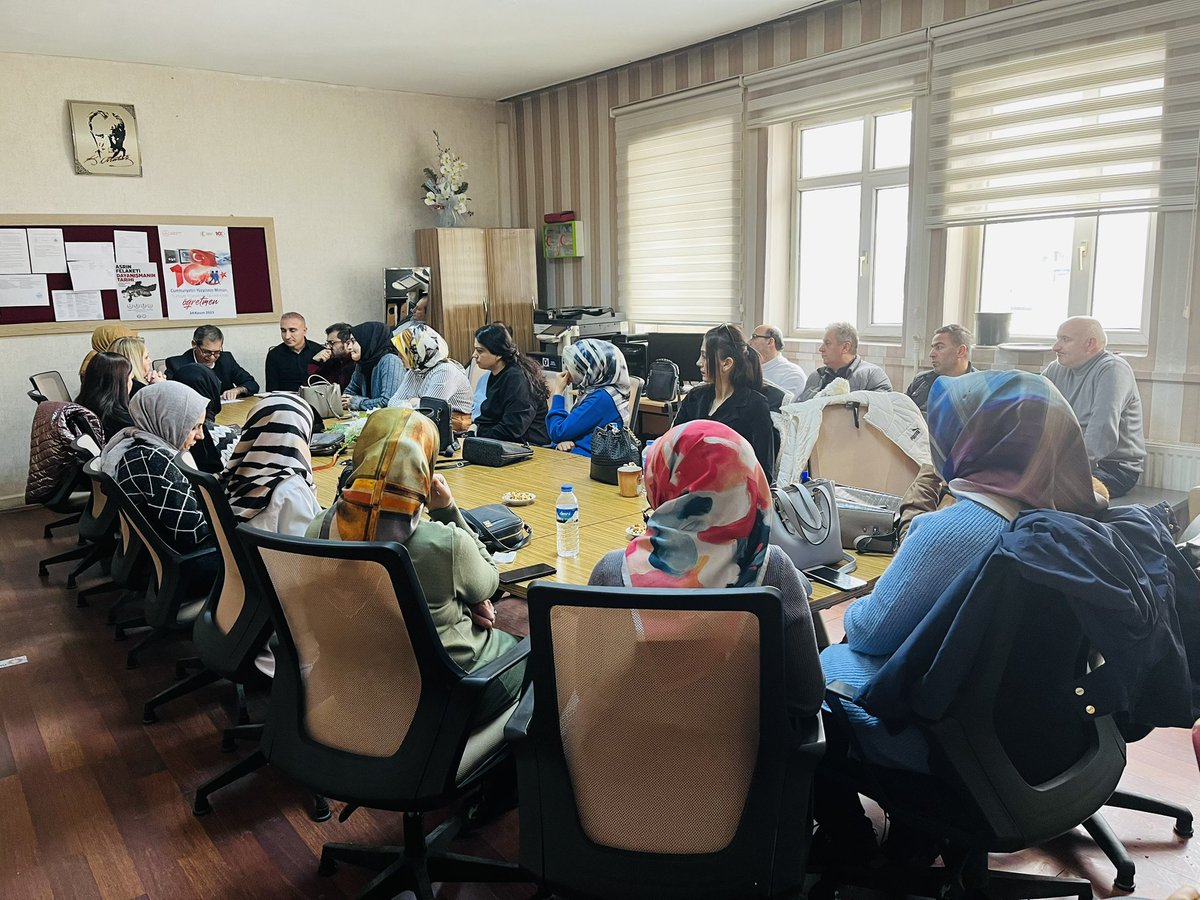 2023-2024 eğitim/öğretim yılının yeni dönemine hazırız 🌺 2. Dönem Başı Öğretmenler Kurulu Toplantımızı yaparak yeni dönem için planlarımızı yaptık, kararlarımızı aldık 👍
<a href="/AGazioglu25/">Abdurrahman GAZİOĞLU</a> <a href="/Yakutiyemem/">YAKUTİYE İLÇE MEM</a> <a href="/Erzurum_Mem/">Erzurum İl Millî Eğitim Müdürlüğü</a> <a href="/yakupyildiz024/">Yakup YILDIZ</a>