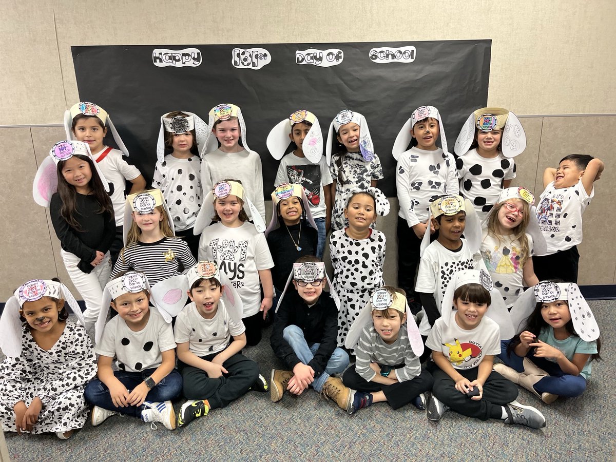 lisaporito's tweet photo. So fun celebrating 101 days of learning with this group! ⁦@MinshewColts1⁩ ♥️🐴 #ShineBright https://t.co/KoqcDbYBmS