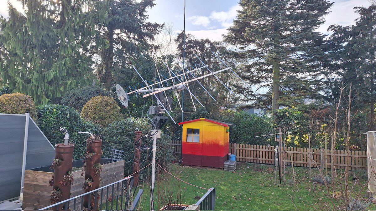 qsl.net/dl4kca/Helix70…    Build a New 70cm Helix.