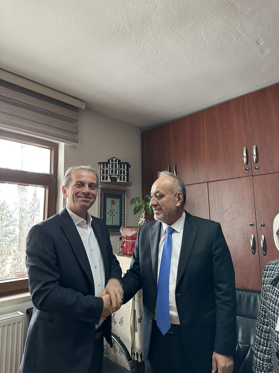 TahsinBABAS's tweet photo. Kıymetli Milletvekilimiz Serap Ekmekçi Hanımefendi ile El Sanatları Merkezimizi ziyaret ederek el emeği harika işlemeleri gördük. Müdürümüz Eyvaz Acarca ile merkezimiz üzerine istişarelerde bulunduk. Kadınlarımızın dokunduğu her şeyi nasıl güzelleştirdiğine bir kez daha şahit olduk.

Bizler de kadınlarımızın üretimini sanatta ve zanaatta daima destekleyeceğiz.