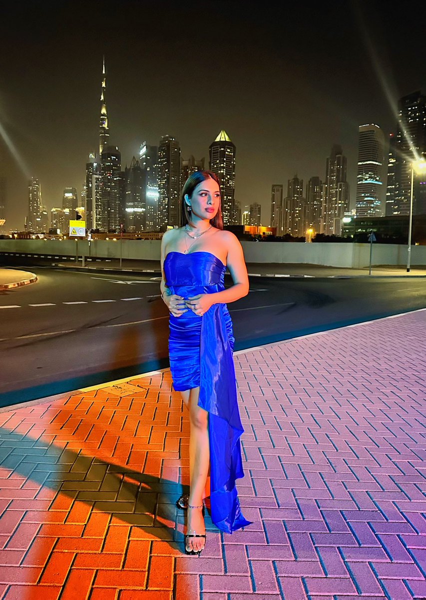 FebYOUary …Invest into you.. Pour into you .. Love on you .. coz it’s all about you 💙
:
#throwback #dubai #behindthescenes #shootdiaries #bluelove #bling #dxb #burjkhalifa #nehamalik #fashionista #instagood