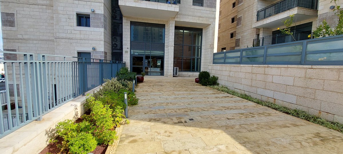 WiluzanskiJack's tweet photo. For rent in Zimatar Arnona, 5 rooms 145 meters + Sukkah balcony 90 
meters, open view.

Jacki Real Estate Group
0502935891 https://t.co/ZayNKNDxGp
