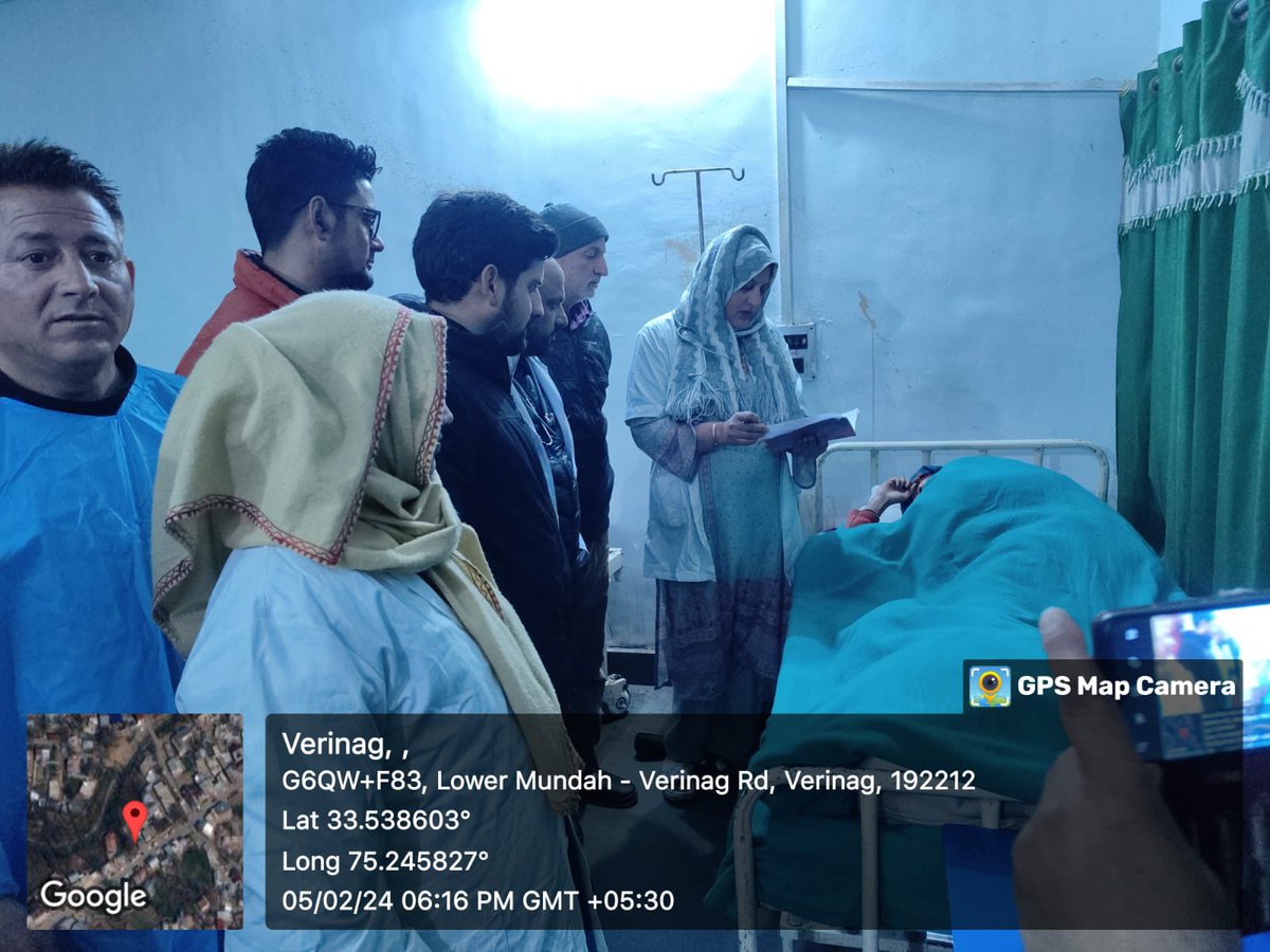 cmo_anantnag's tweet photo. Anantnag 5/2/24
Health Team reaching far flung village *Gujjar-Basti Ringmandoo* some 30 Kms from Block Hq, Walking a distance of 6 to 7 Kms in snow bound mountain areas &amp; successfully managed to shift the Pregnant Mother to PHC Verinag. 
@HealthMedicalE1 @SyedAbidShah @diprjk https://t.co/x9LT4HtU8b