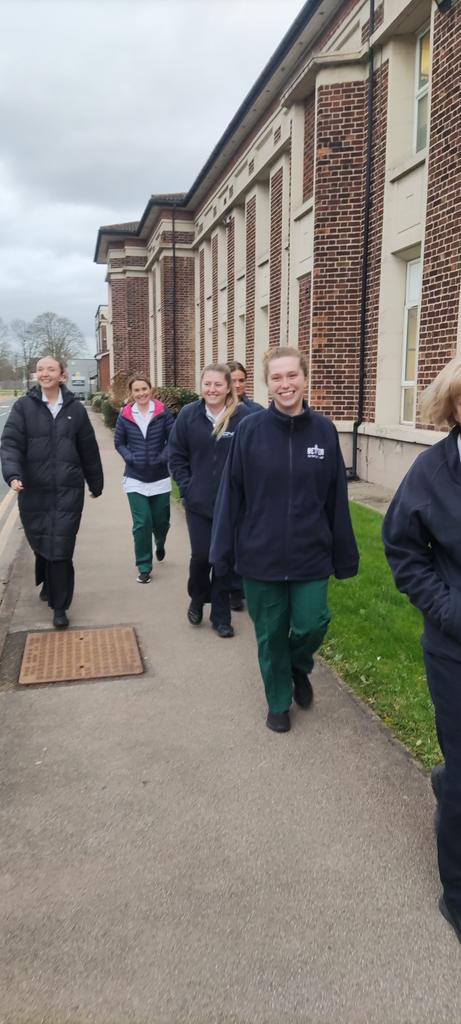 INRU staff taking part in today's move for twenty, a walk around the grounds of Trafford hospital. @MFT_CSSAHPs @MFTRewards #RBMoveForTwenty