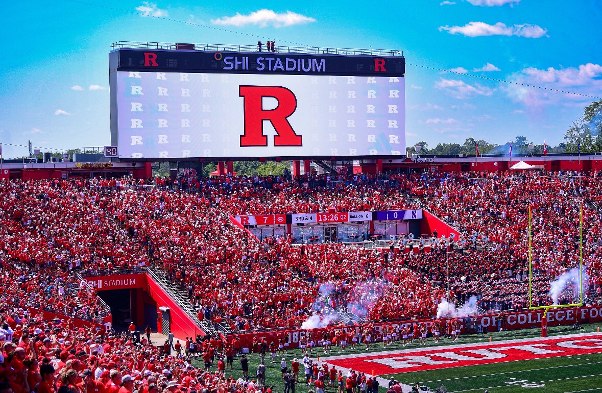 LinMc2003's tweet photo. @CFBHome @RFootball @SSN_Rutgers Here are more recent pictures of SHI Stadium. https://t.co/EoebKNdeeJ