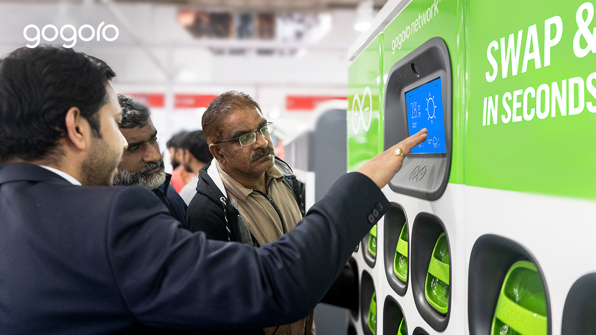 WeAreGogoro's tweet photo. 🇮🇳 Supporters of sustainable mobility had a great time experiencing #SwapAndGo battery swapping and the latest #GogoroCrossOver Smartscooter in New Delhi!

Thanks to India’s first-ever global mobility show, the @bharat_mobility Global Expo 2024, for hosting us. https://t.co/bXyUMzNdg3