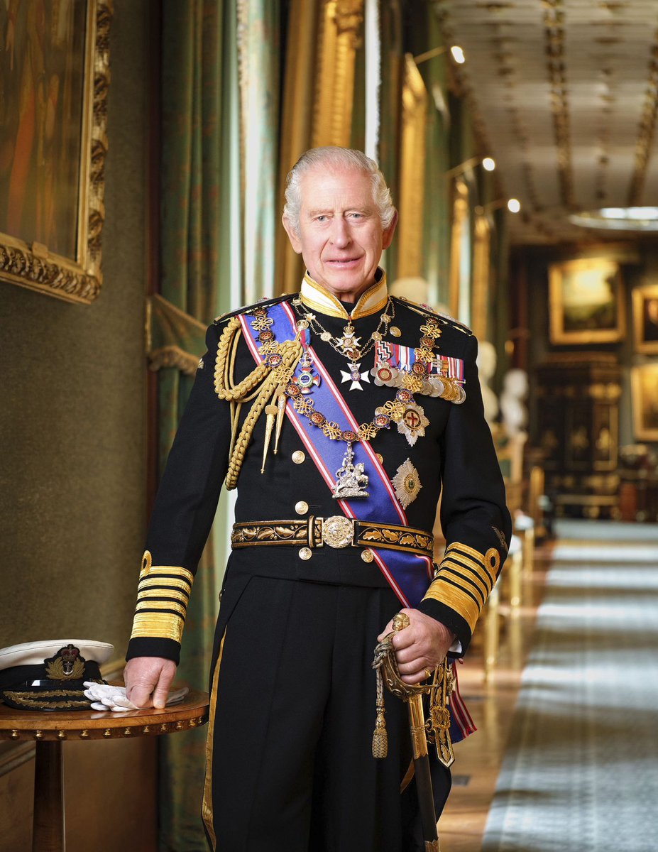 SamanthaTaghoy's tweet photo. May God Almighty protect and sustain King Charles III through his cancer treatment.

Heavenly Father, keep him safe and protect his divine soul, so that he may continue to do your work on Earth.

God save the King.
Long live the King. https://t.co/tOlQKl83qT