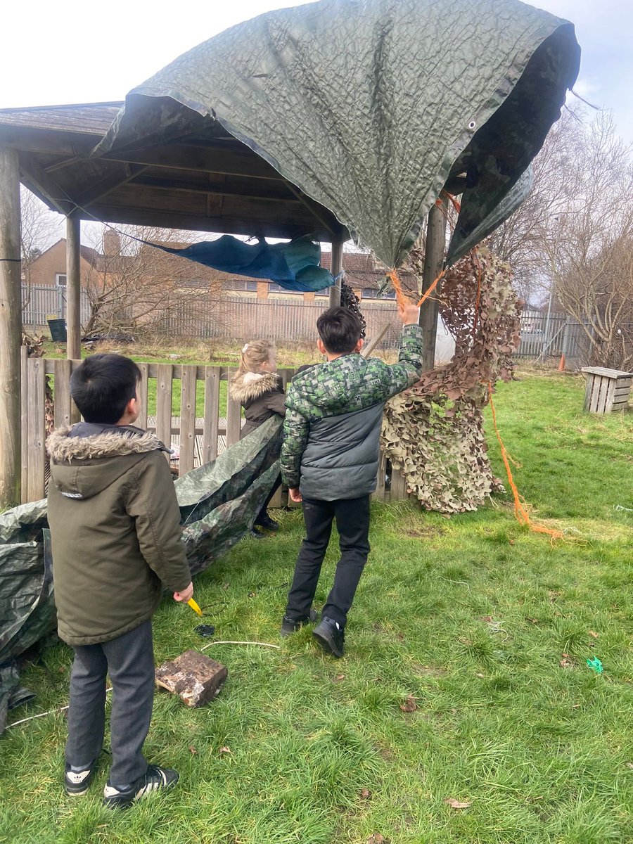 vincents_st's tweet photo. Primary 2 and 2/1 learned how to tie knots, use a hammer safely, insert tent pegs and transport materials in a wheelbarrow. The weather was very windy but that didn’t stop us. S even managed to create his own hammock to relax in after his shelter was built! Well done everyone 👏🏼 https://t.co/rVTBc9x8TZ