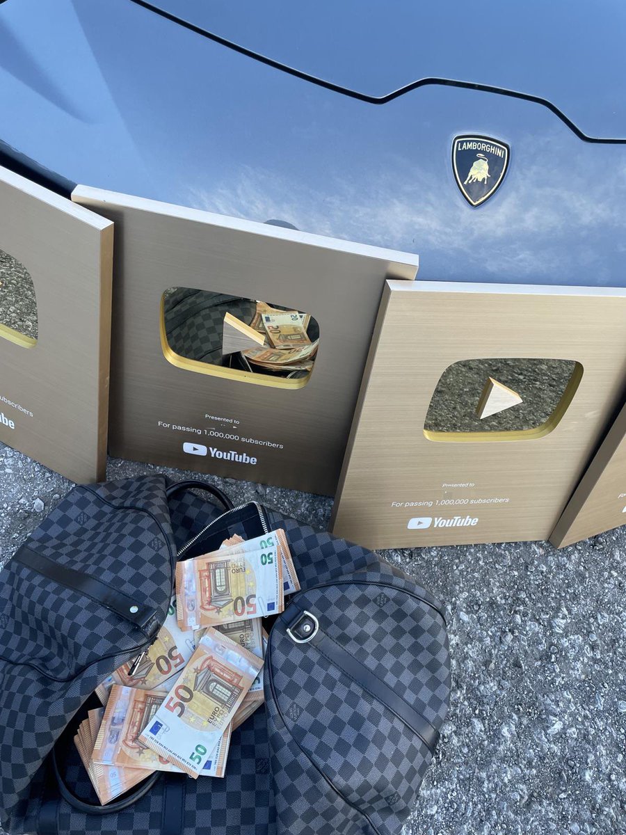 Estos 7 nichos en YouTube pueden generarte 6.000 euros al mes en 2024:

Sin necesidad de mostrar tu rostro.

Te muestro cómo: