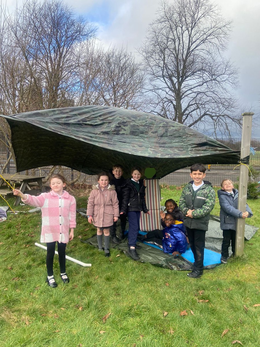 P2/1 and P2 worked together to create dens. Firstly, they identified materials necessary to ensure the shelters would keep them dry. Then they planned their designs before going outdoors to build them. Lots of problem solving, collaboration and resilience on show!#outdoorlearning