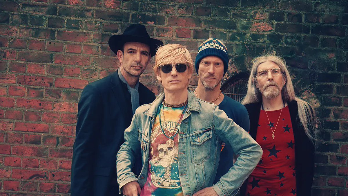 officialcharts's tweet photo. For the first time in 2️⃣ 5️⃣ years, @kulashaker are making moves to return to the Top 10 🏆 https://t.co/dpFTdg0upi https://t.co/ZtN4I7YFiF