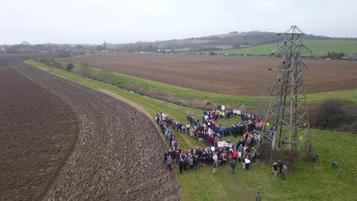 Over three hundred local residents, community leaders and campaign supporters joined together with me on Chatsmore Farm on Saturday. Thank you.
We sent a clear, united message ahead of the Planning Inspector hearing Persimmon’s appeal: we do not want Goring Gap concreted over!