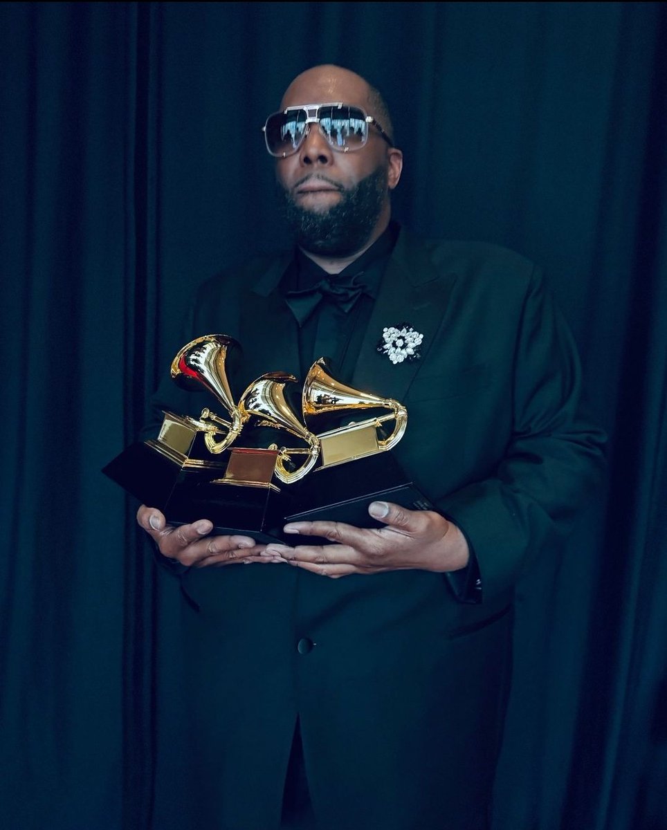 RapRespectful's tweet photo. #KillaMike with his 3 #Grammys https://t.co/WbMVwt3FuD