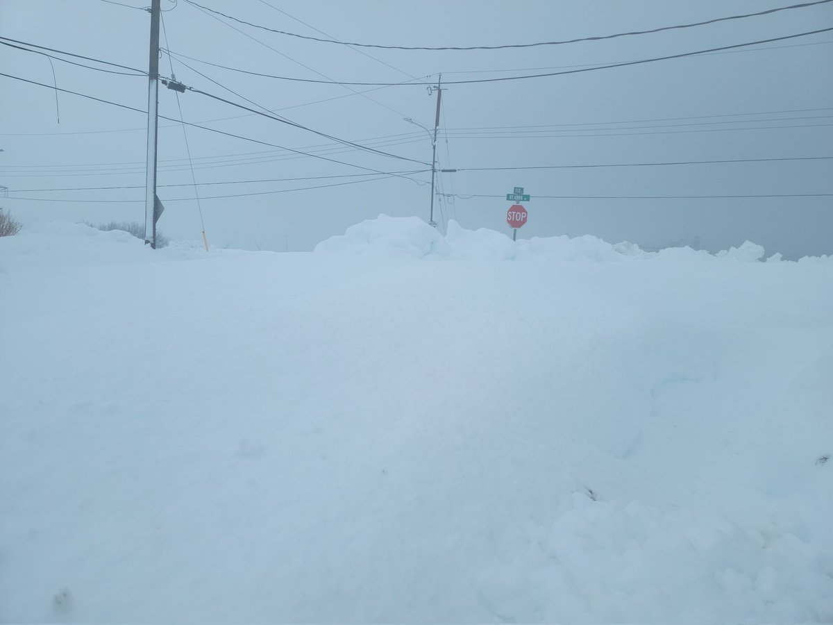 frankiemacd's tweet image. 150 cm of Snow has fallen in my hometown of Sydney Nova Scotia and snow plows are trying their best clearing the snow