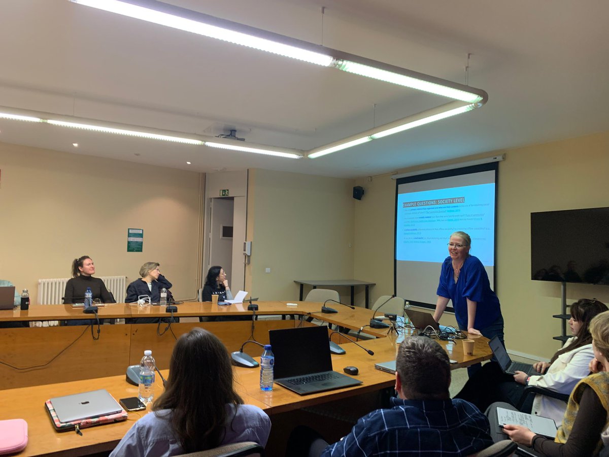 SCEgolab's tweet photo. Concluding the first day of the 13th edition of the Winter Course on Personal Networks Analysis held in @UABBarcelona by @GrafoUab.

#PNA24
#personalnetworks
#personalnetworksanalysis
#socialsciences
#research https://t.co/omHXVR7L3z