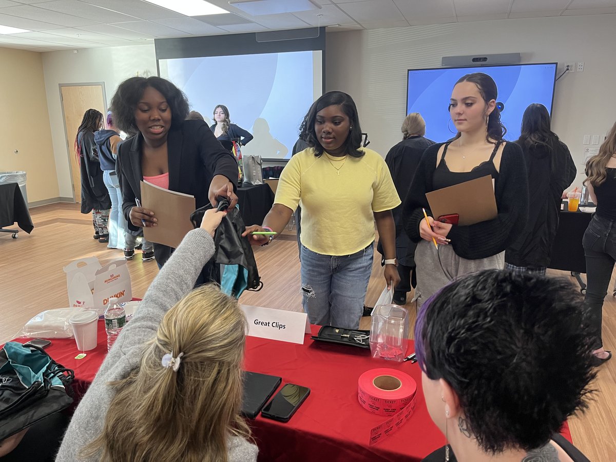 CareerTecTweets's tweet photo. Approximately 20 salons, boutiques and cosmetology industry businesses recruited @CapRegionBOCES students today during the 2nd Annual #CTEMonth Cosmetology Career Fair at Albany CTE
@NYSEDNews @BOCESofNYS @capregchamber @actecareertech  @nyschoolboards https://t.co/RgT7sAwbzP