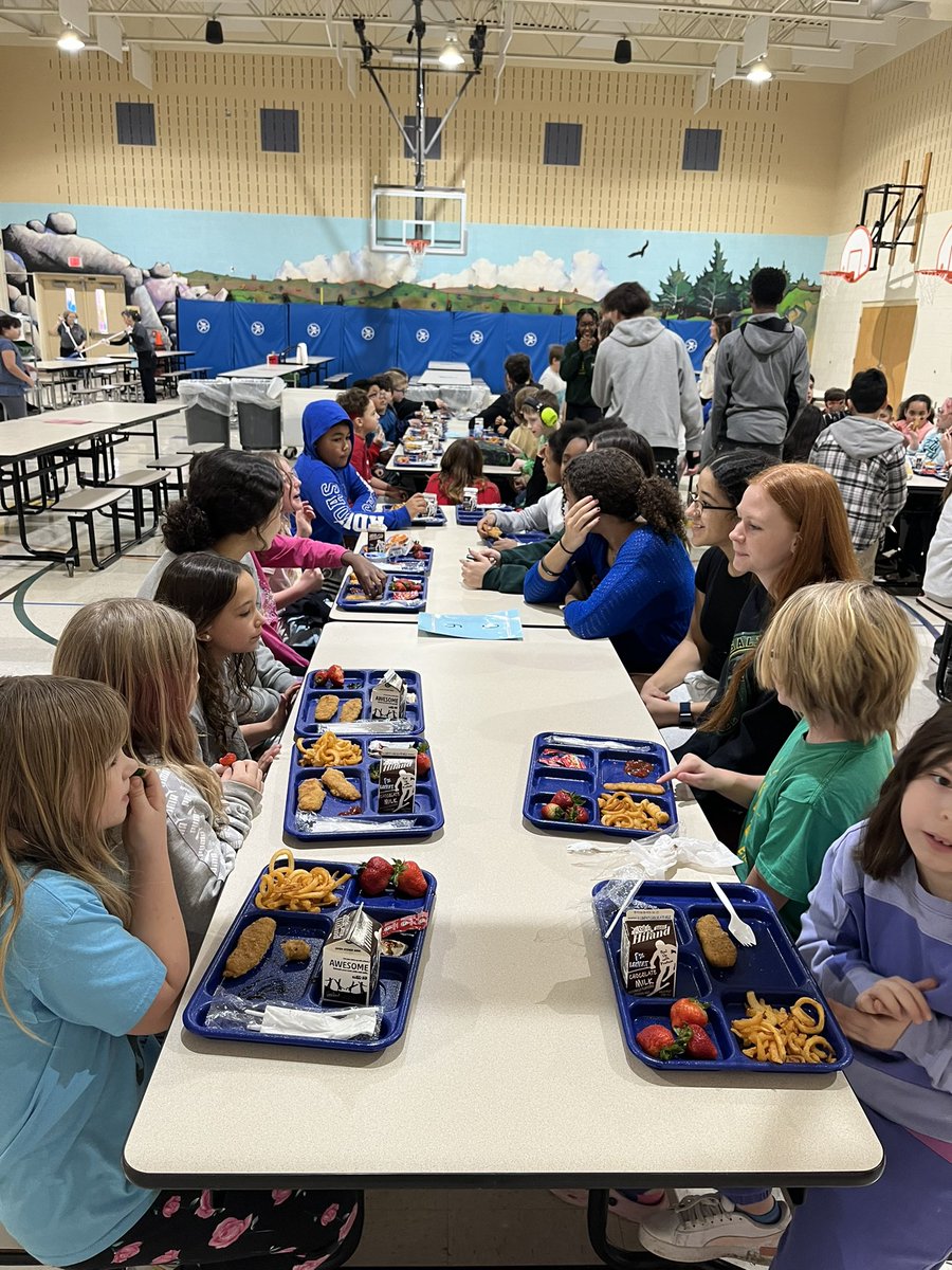 SalinaSouthGBB's tweet photo. Great day at @sunseteagles305 visiting and talking basketball! 

Excited for “Sunset Night at SHS Basketball tomorrow! Games starting at 6pm! https://t.co/9bC9bZUE9M