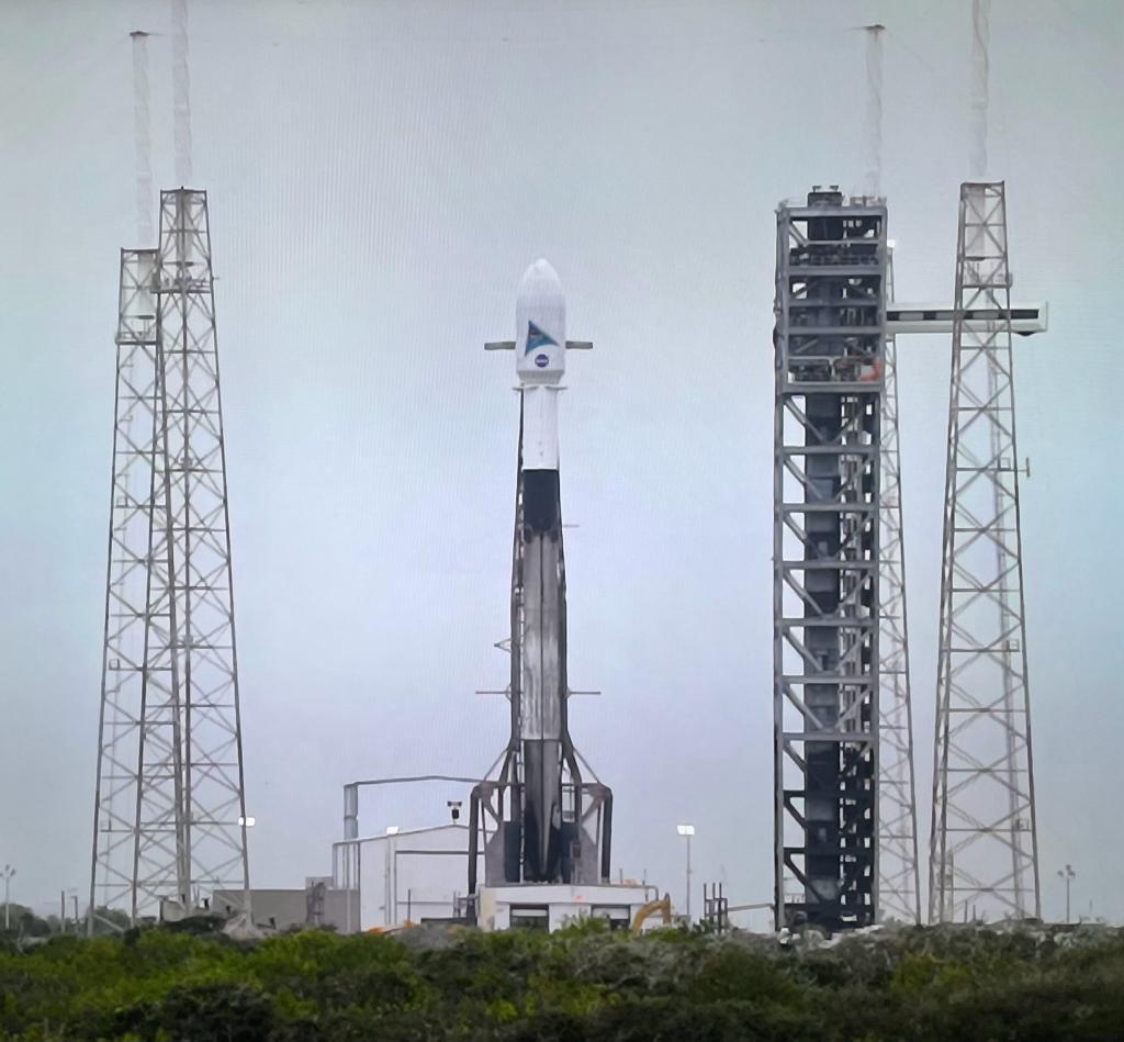 SRON_Space's tweet photo. Aftellen geblazen: T-minus 12h31m! @NASA PACE klimaatsatelliet staat klaar op Cape Canaveral voor lancering met aan boord het Nederlandse SPEXone fijnstofinstrument https://t.co/N5HchzWO0B