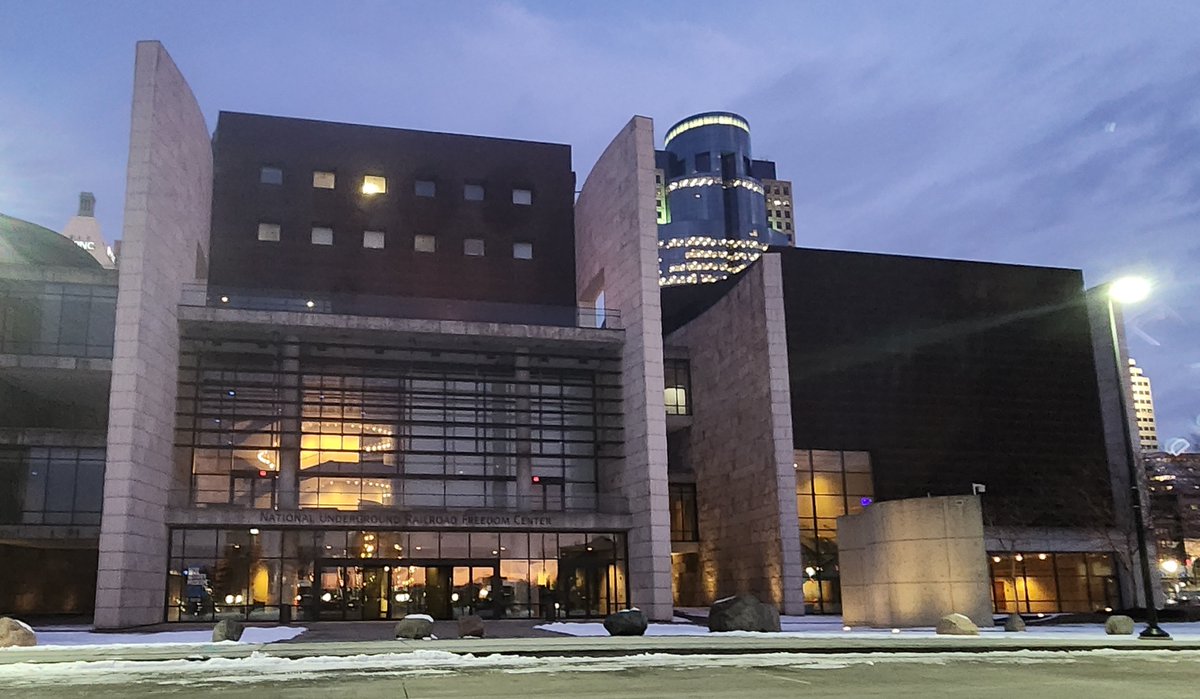 IBackTheBanks's tweet photo. Curious about @FreedomCenter and #BlackHistoryMonth programs? Check this out https://t.co/ZxD1nnub9V and learn more online and in-person. @CincyMuseum @CityOfCincy @HamiltonCntyOH @CincyParks Parking https://t.co/6KGAeLCQ0n https://t.co/p83nw41eee