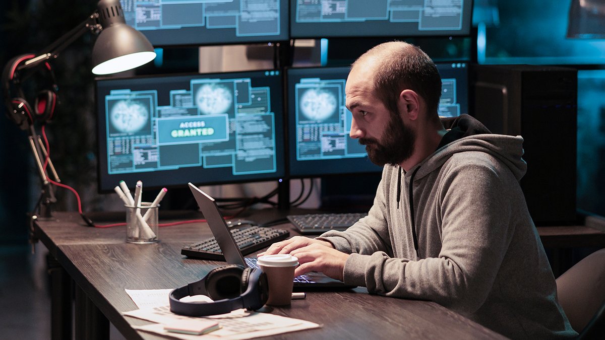 lumutech's tweet image. Discover #EDR evasion tactics, from CPL Side-Loading to Code Injection, and how hackers employ ChatGPT for polymorphic keyloggers. Learn how to elevate your defenses against these sophisticated threats in our blog. 
&amp;gt;&amp;gt; zurl.co/FpKx 

#Cybersecurity #EDREvasion #Hacker