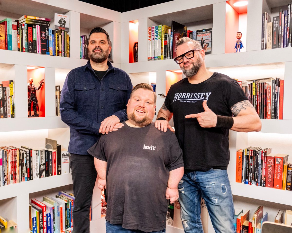 Welcometotheaa's tweet photo. Niet alleen 5 sterren in de Standaard maar zoals gebruikelijk ook weer top bij ons. Vriend aan huis @WilliamBoeva kwam langs en dan weet je dat het goed komt. Episode #288 nu online! https://t.co/1cXkJeHEdY