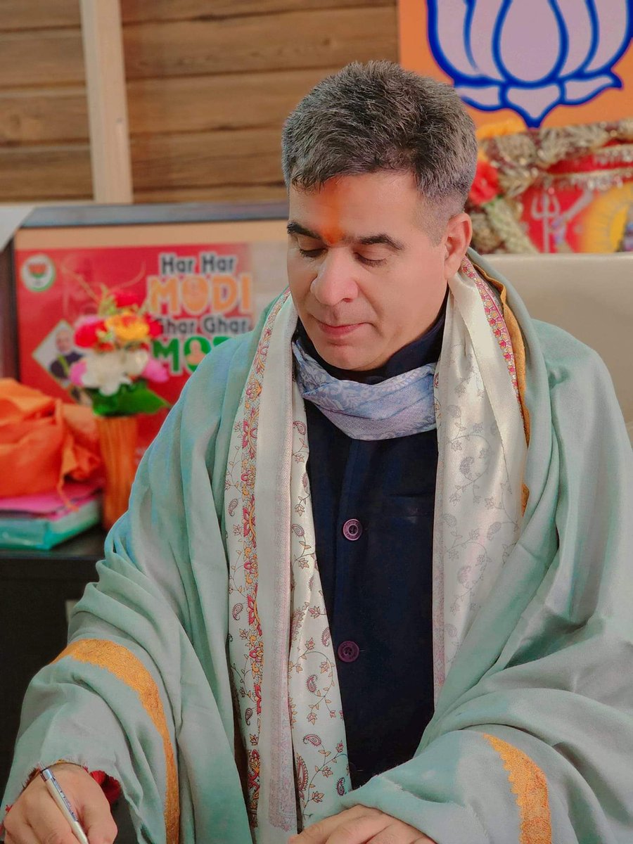 Ravinder Raina (@ravinderraina) on Twitter photo Work is #Worship 🙏 Work is #Worship 🙏