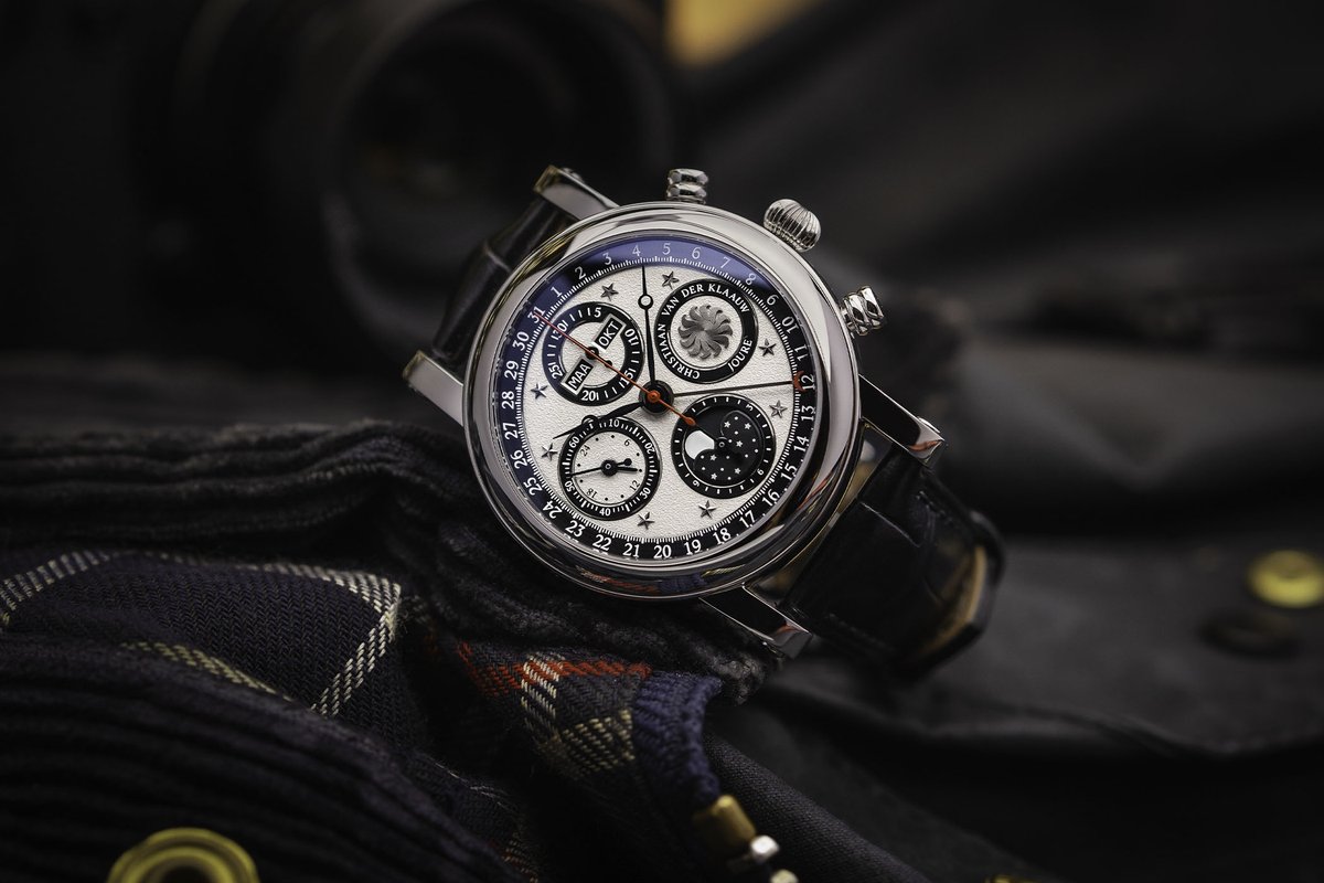 A Dutch cooperation between Ace Jewelers and Christiaan van der Klaauw results in a starry-dialed stAriadne chronograph. ✨
Full story:
monochrome-watches.com/introducing-ac…
#acejewelers #christianvanderklaauw #complicatedwatches #luxurywatch #hautehorlogerie