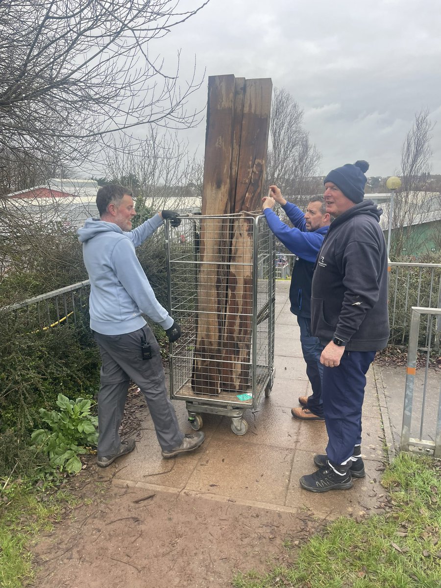 CrockfordMorris's tweet image. A huge thank you to our amazing @PDCSPrimary community for helping us today. We took delivery of our first items from Keep Wales Tidy ready to develop our school field. A cup of tea and lunch for a good mornings work!