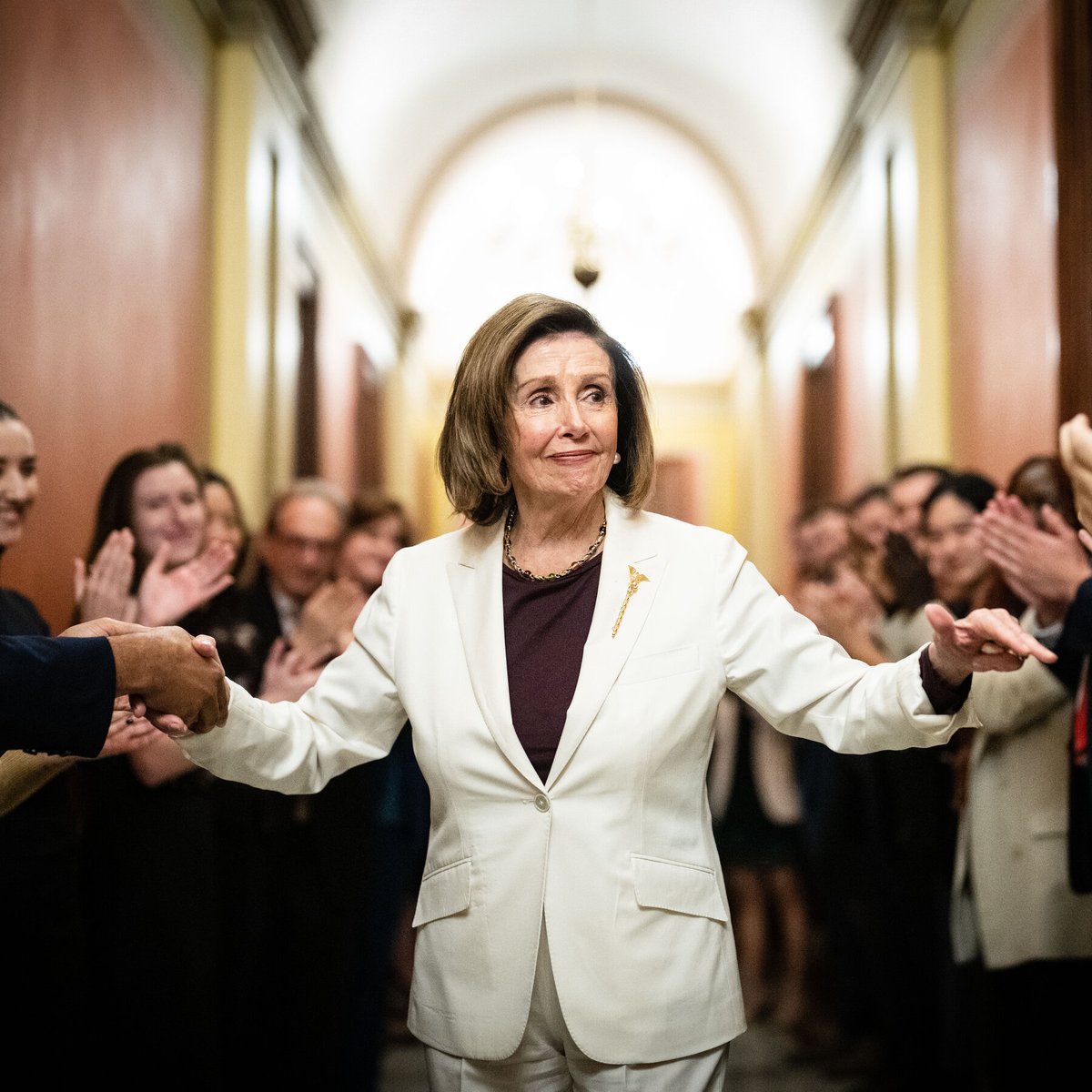 unusual_whales's tweet image. BREAKING: Nancy Pelosi has made over $1,060,000 on her $NVDA trade.

She has added now four times her Congressional salary in 73 days on one trade.

Her Nvidia deep ITM call option is now up almost 53% since she entered two months ago.

See her portfolio on Unusual Whales.