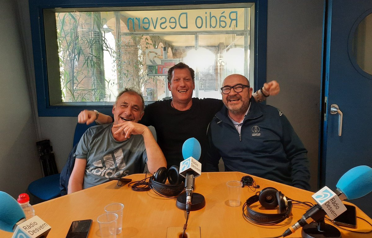 larambla981's tweet photo. ⚽️🏒🏀 Un altre dilluns de #TertúliaEsportiva a @radiodesvern amb el Pol, el Richi i en @jasmarats....

👉VAR i arbitratges problemàtics, bàsquet, FCB, RCD Espanyol, Girona, Hoquei Sant Just, Atlètic Sant Just....

🎧PODCAST (a partir 2:30:00h)👇
https://t.co/77dQFWGAfo https://t.co/S264c0wySP