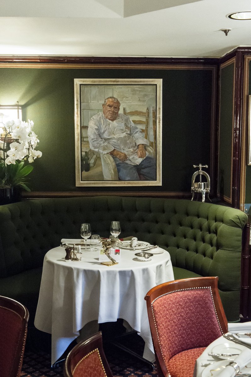 The MICHELIN Chef Mentor Award goes to @michelrouxjr, who has helped nurture so many talented chefs over three decades in the kitchens of Le Gavroche #Mayfair #MICHELINGuideGBI