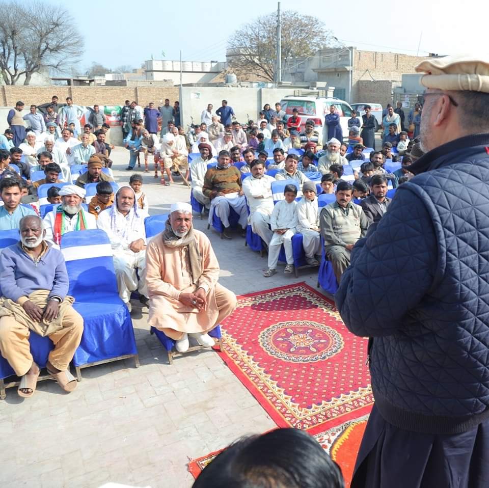 PTIPunjabPK's tweet photo. امیدوار پاکستان تحریک انصاف #PP228 کیپٹن عزت جاوید خان,سابق ایم پی اے عامر اقبال شاہ، اور ضلعی صدر میاں شفیق آرائیں کی چک نمبر 359  اور چک نمبر 361 میں مختلف پروگراموں میں شرکت، علی گجر اور ڈاکٹر سفیان کی جانب سے منعقدہ سیاسی پروگراموں میں شمولیت 
#ووٹ_ڈالو_خان_نکالو https://t.co/RQpWPvS1wo