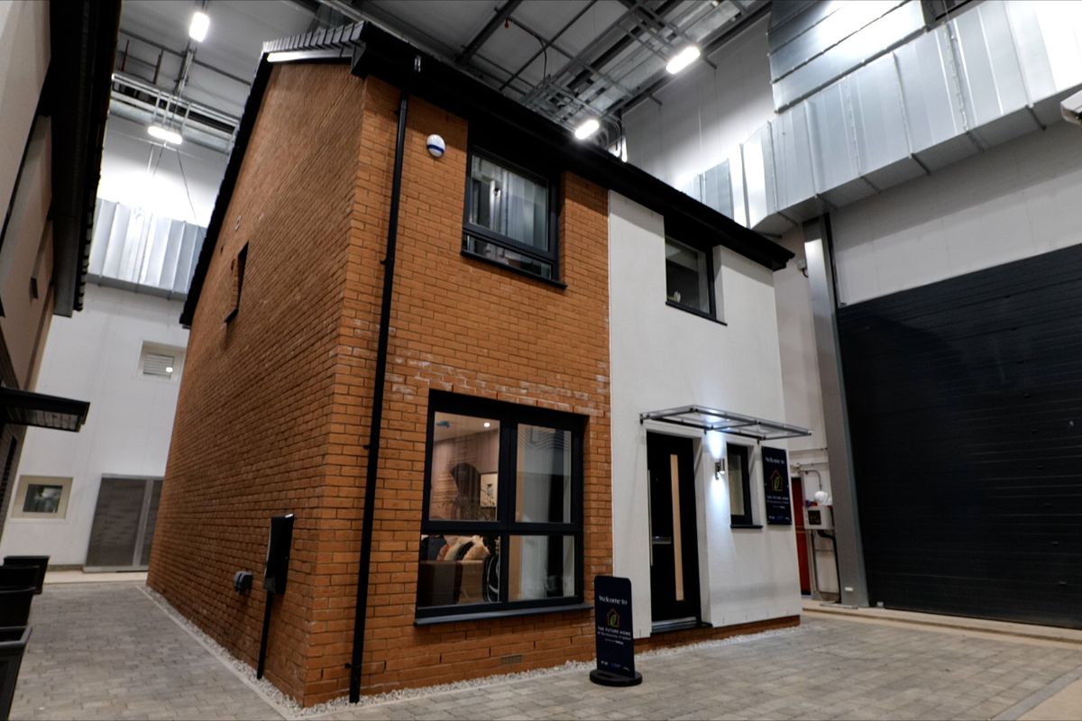 unlocknetzero's tweet image. @KnaufUK are working as Bellway Homes&apos; insulation partner for the Energy House 2.0 project, a controlled environmental chamber located at the @SalfordUni bit.ly/49aLCMi #learnfromdoing