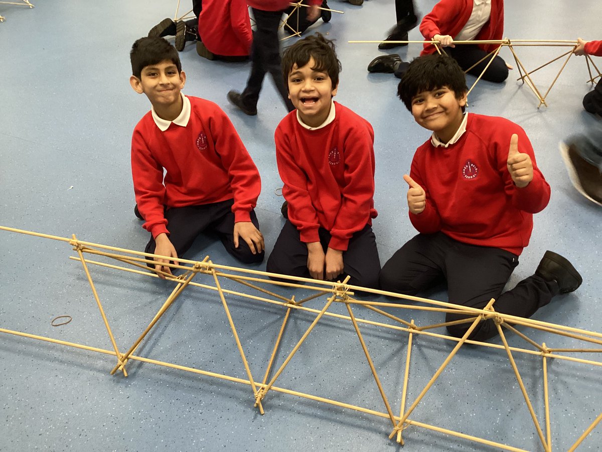 ArchibaldFirst's tweet photo. Year 4 have had a wonderful time problem solving and creating a rollercoaster with @ArchitectureW #AFSdt https://t.co/Pb2hObJLeo