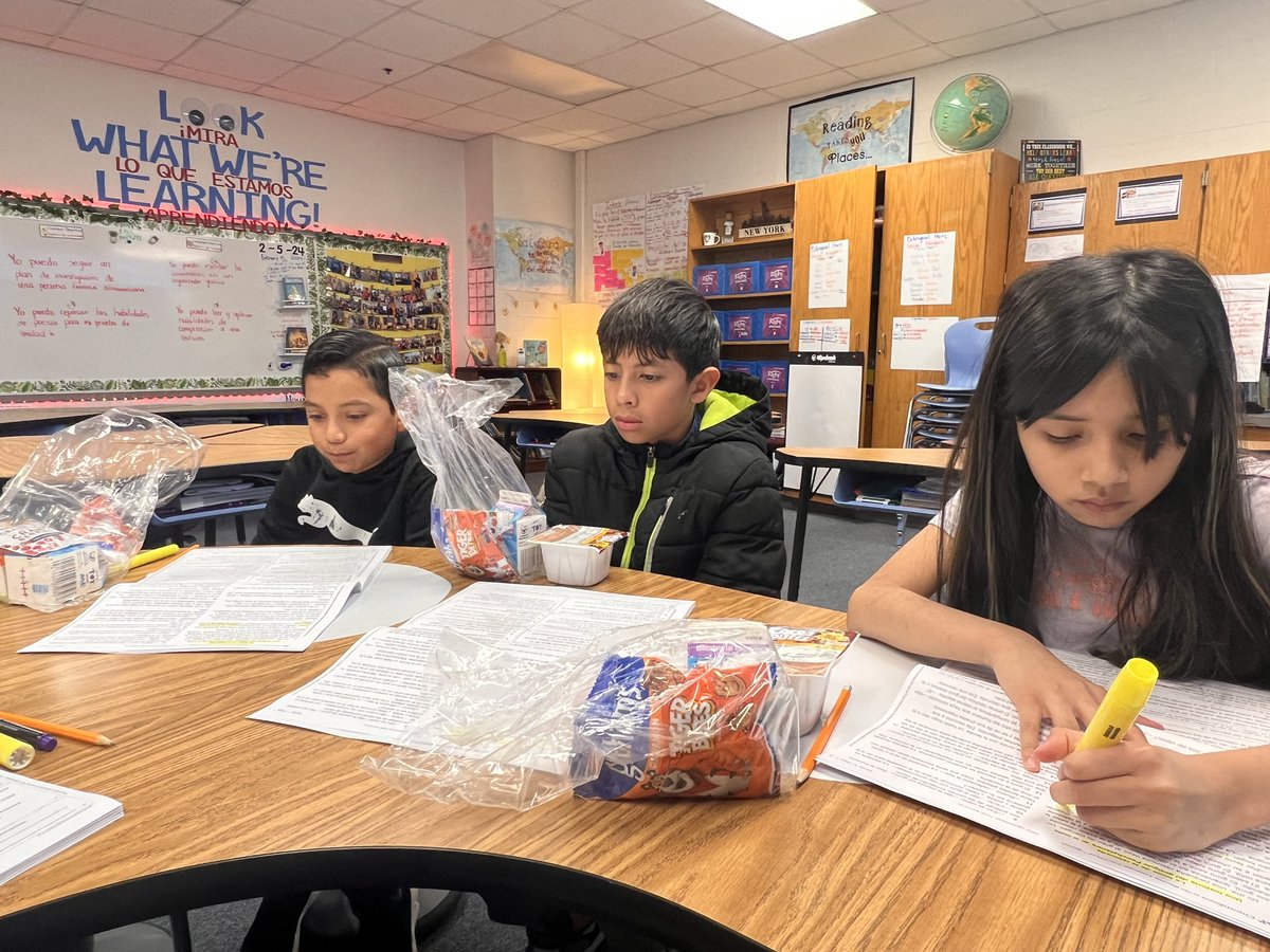 My scholars are ready to start the day! 💪🏽 #FinchFalcons #WeAreMcKinney #everystudenteveryday #BilingualEducator #tutoring #3rdchat