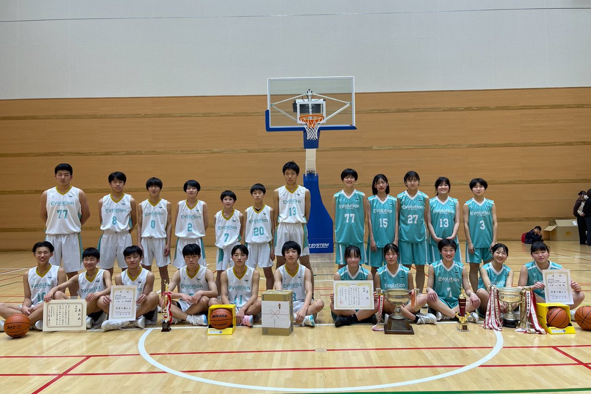 BCEvolution1's tweet photo. Evolution女子優勝！！男子準優勝！Ambition男子ベスト8、女子ベスト32、という結果でBCつくばの毎日茨城杯が終了しました。試合のたびに成長する姿が見られうれしい限りです！
これからさらに努力し、新しいことに挑戦することで、さらに進化を！

#bcつくば
#u15バスケットボールクラブチーム https://t.co/fTbyfGJwhU