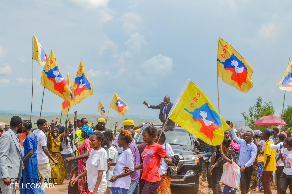 AtutunaD's tweet photo. #Kwango @jonathan_wata le politicien le plus aimé des Kwangolais par son charisme et son leadership, @jonathan_wata a volé la vedette de la cérémonie de la session extraordinaire de l'APK dans la ville de Kenge. @AugustinKabuyaT @LukondeSama @StanysBujakera  @choixdupeupl https://t.co/ZSAcPQmJf7